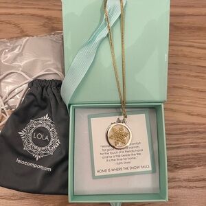 LOLA snow necklace pendant